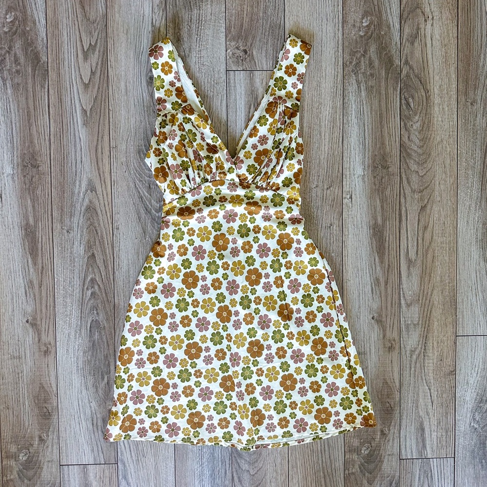 Verge Girl 70’s Poolside Bias Cut Floral Mini Dress